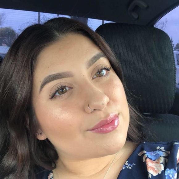 Meet your Posher, Amaris - Picture 1 of 1